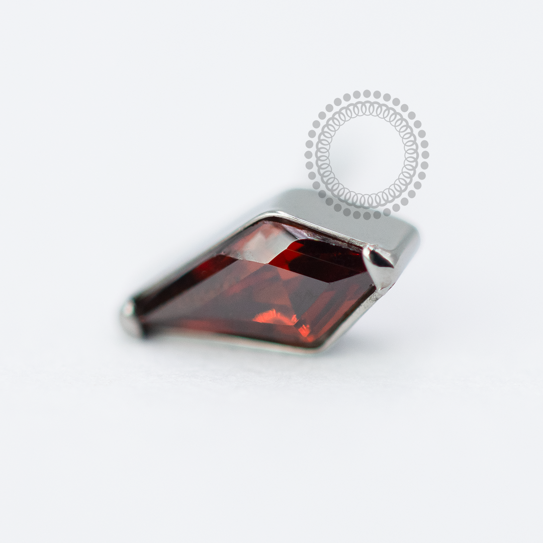 TN1707 Topo Navete Garnet Push Pin Titânio ASTM F-136