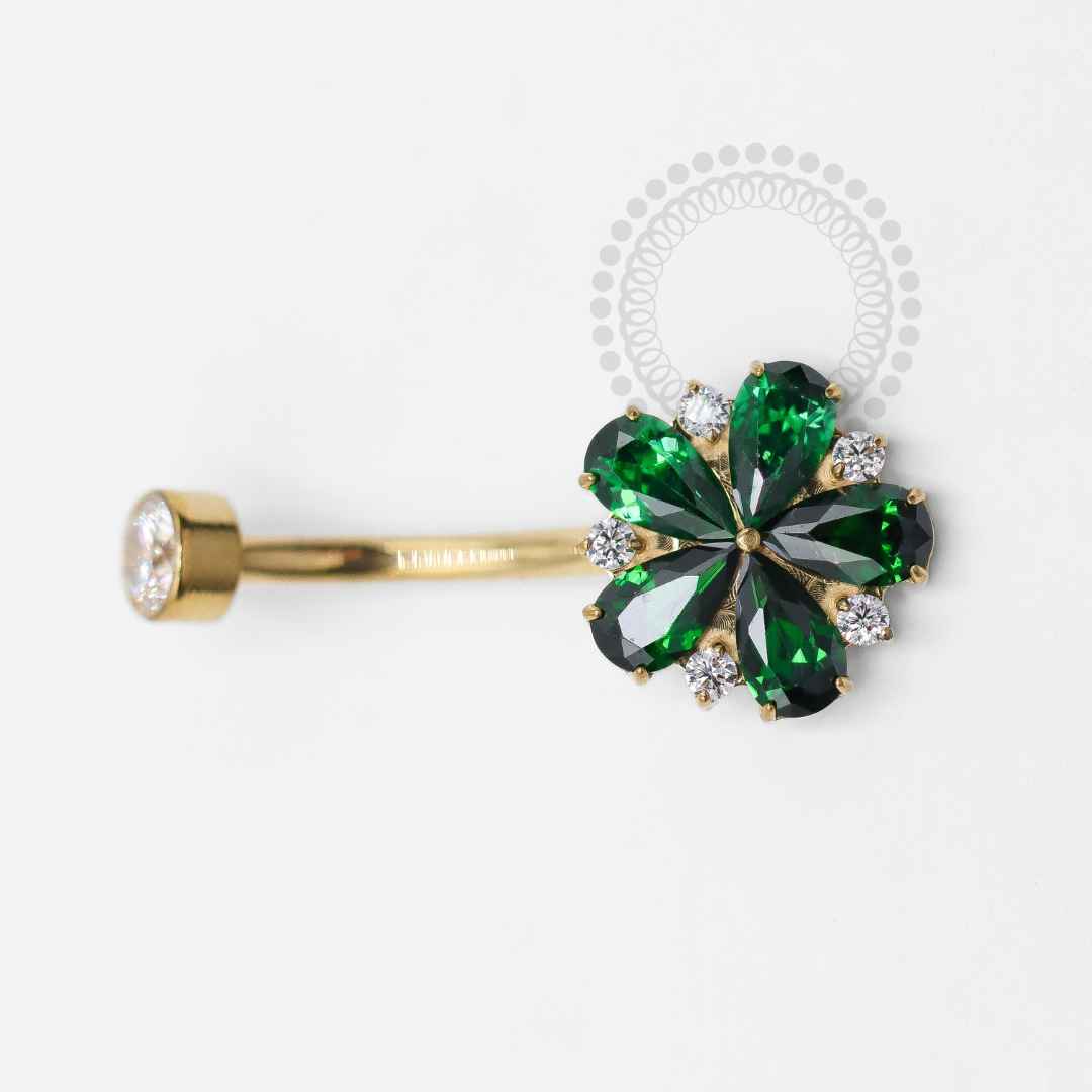 TN1304 Daisy Flower Navel Titanium PVD Gold Emerald Green