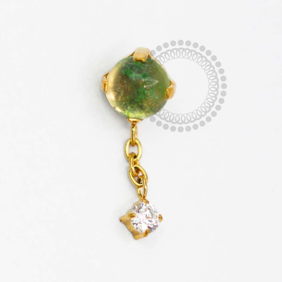 TN1745 Topo Pedra Peridot Sintética Com Pingente Titânio PVD Gold