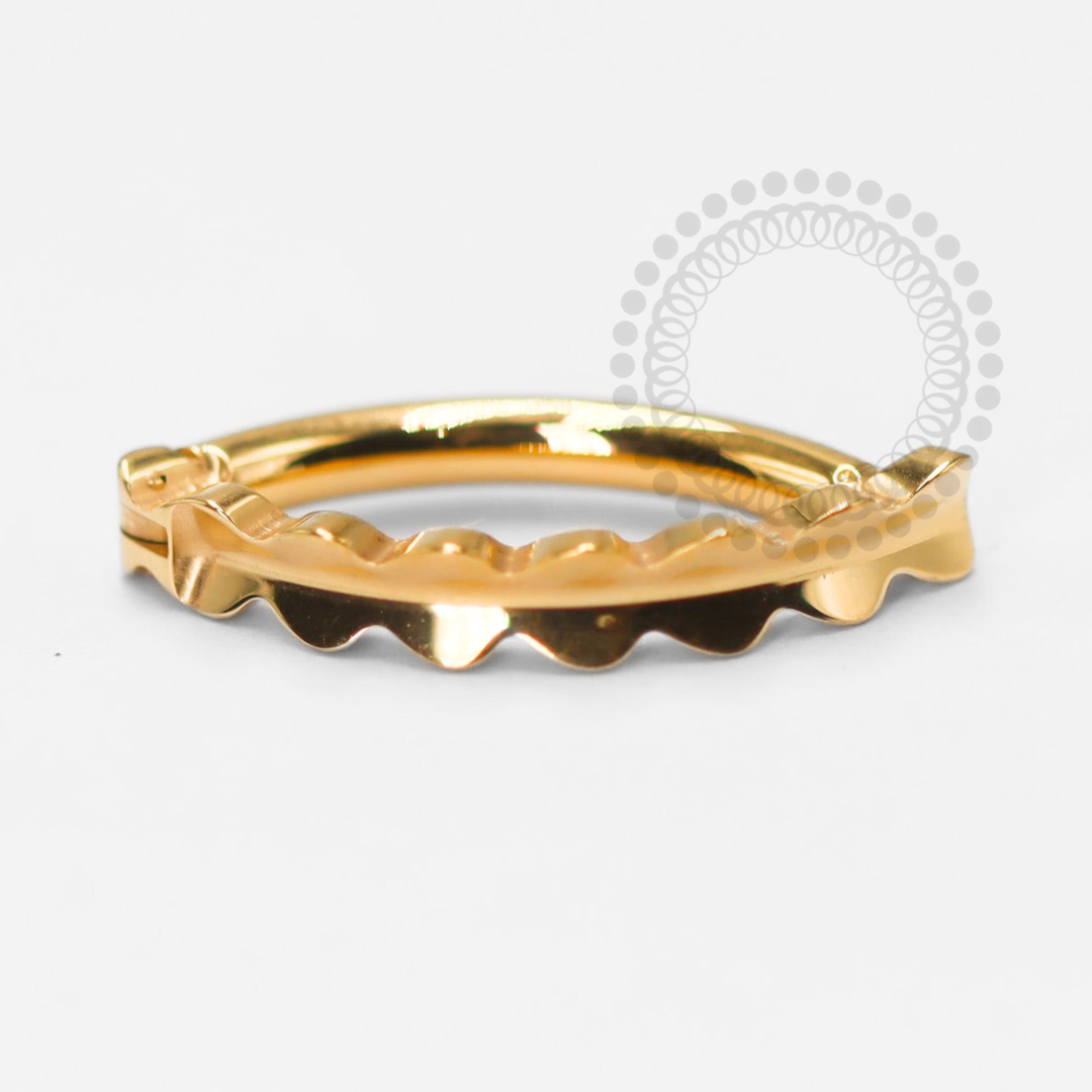 TN1420 Navel Belly Clicker With Hearts Titanium PVD Gold