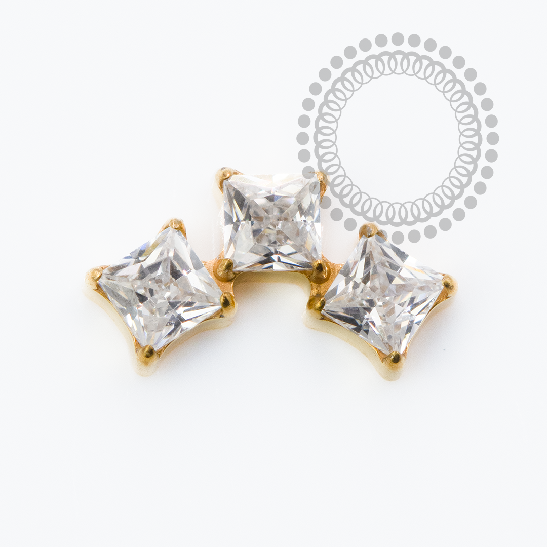 TN2344 Topo Cluster 3 CZ Quadradas Titânio PVD Gold