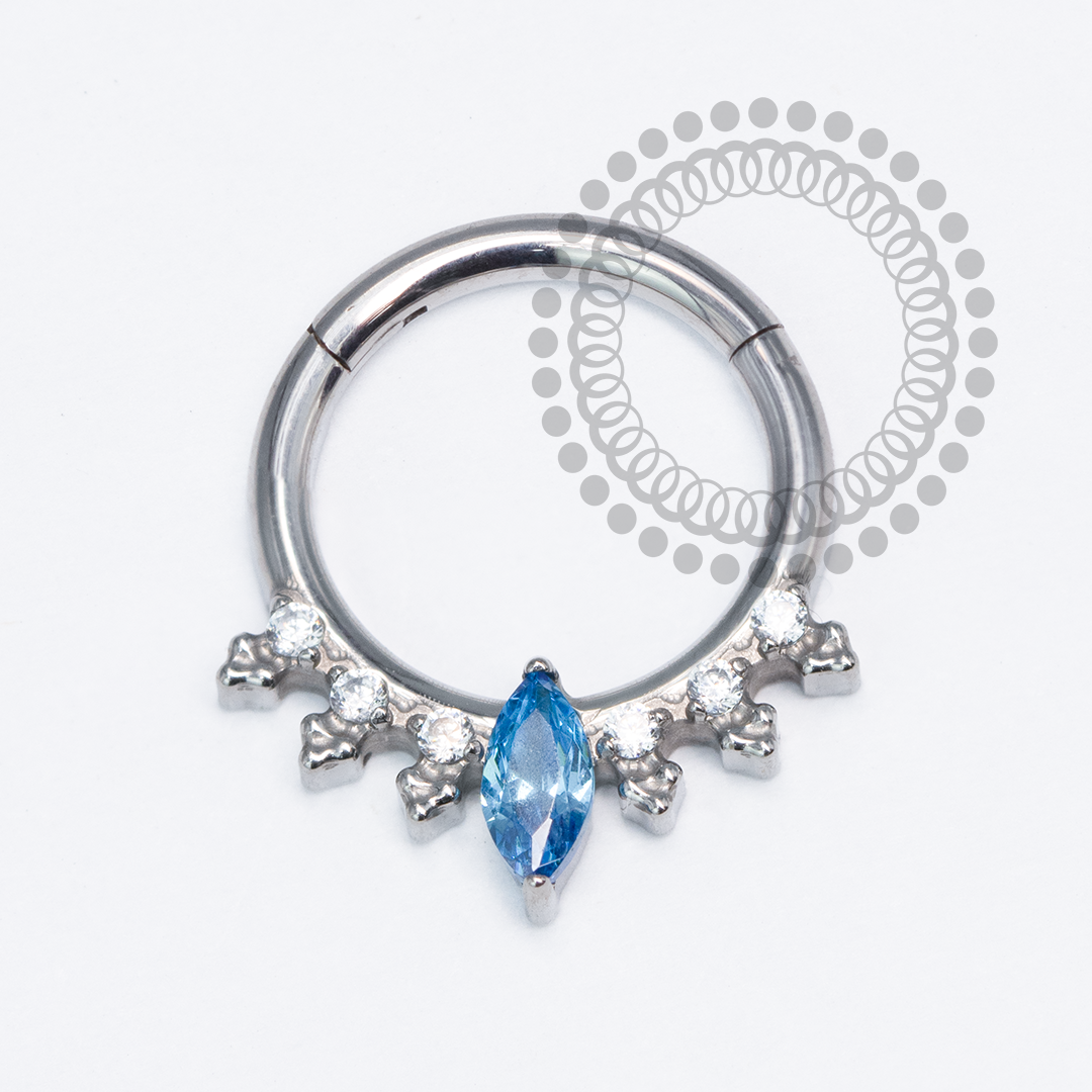 TN2044 Segmento 8mm CZ Navete Azul Safira Titânio ASTM F136