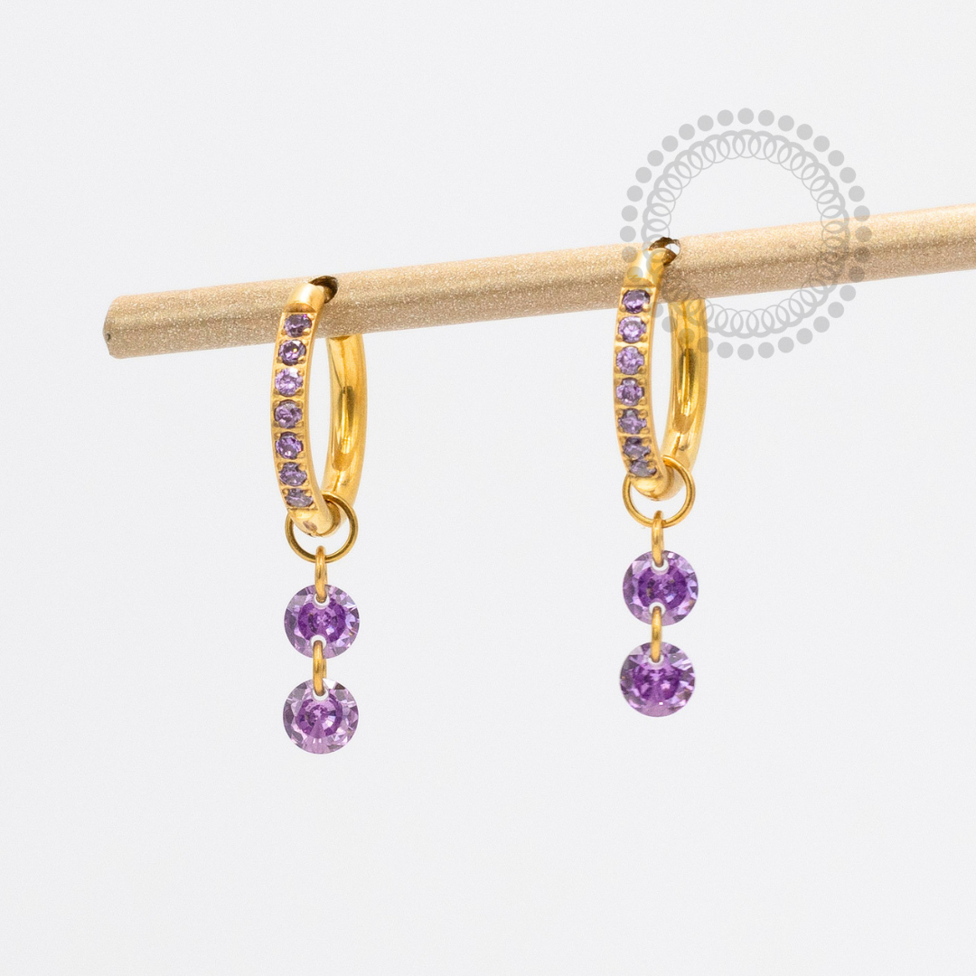 TN2371 Brinco Argola 2 Pingente CZ Roxo Titânio PVD Gold