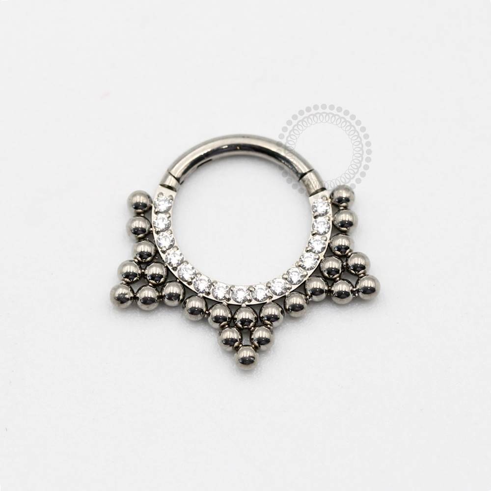 TN438 Segmento Cravejado Frontal Esferas Titânio