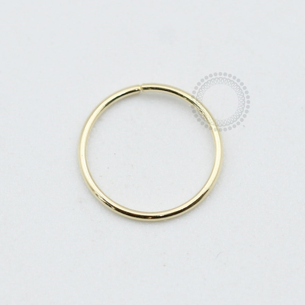 OR03 Thin Twist Nostril Hoop Earrings in 18K Gold