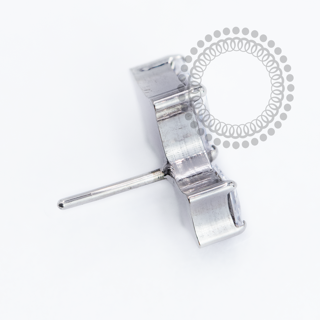 TN2449 Topo Mini Cluster 3 CZ Push Pin Titânio ASTM F136