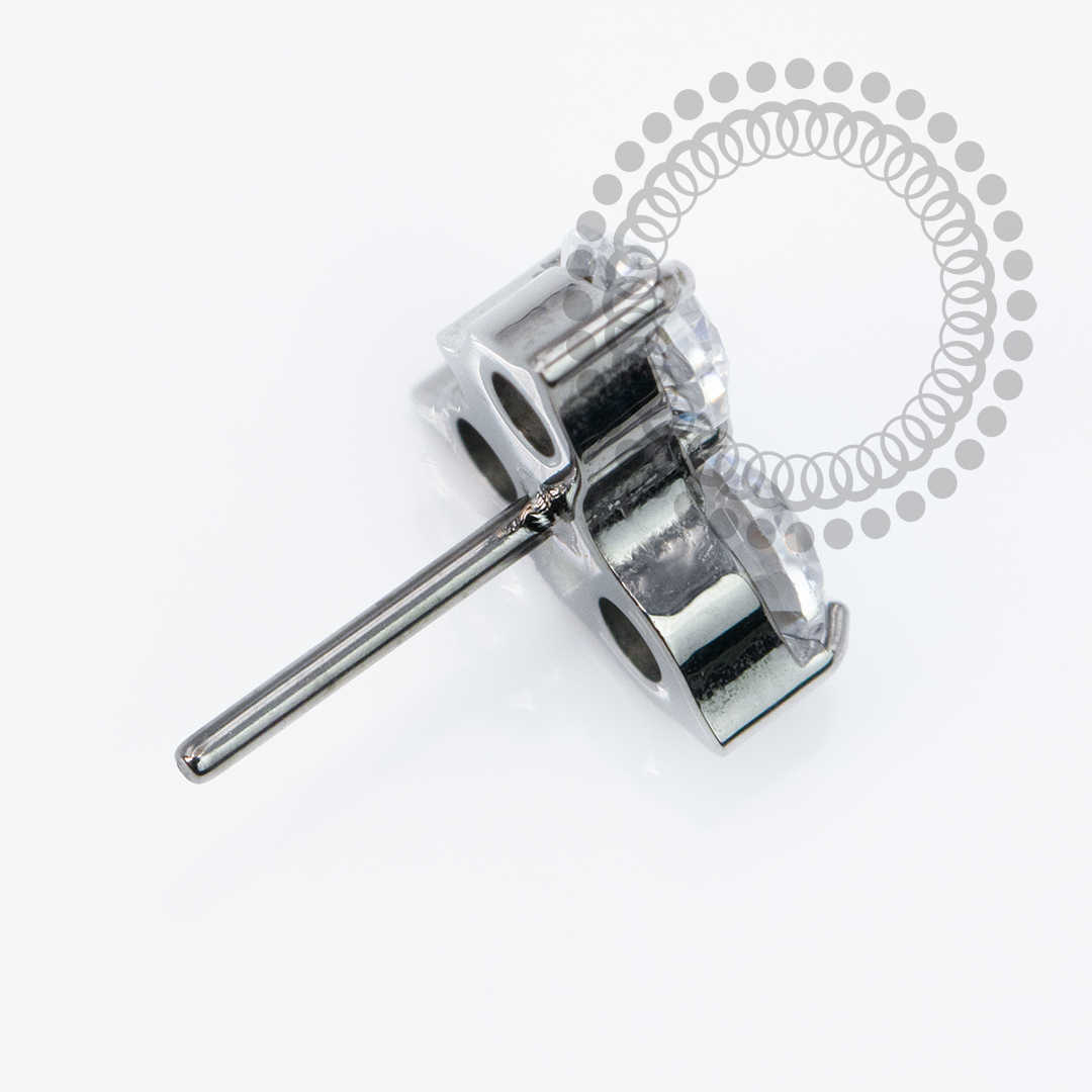 TN2269 Topo Coração CZ Push Pin Titânio ASTM F136