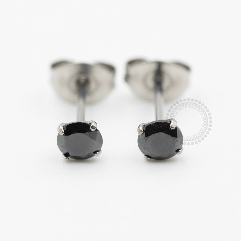 TN637-6  Brincos Zirconia Black  4mm Titânio