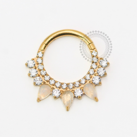 TN1788 Segmento Gotas Moon Cravejado CZ Titânio PVD Gold