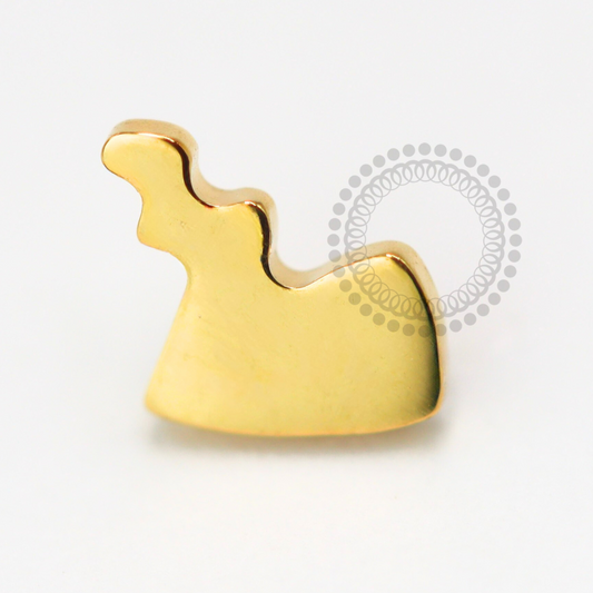 TN1590 Topo Calda Do Pikachu Chapiada Titânio PVD Gold