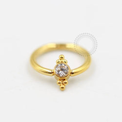 TN206 Captive Stone CZ With Side Spheres Titânio Pvd Gold