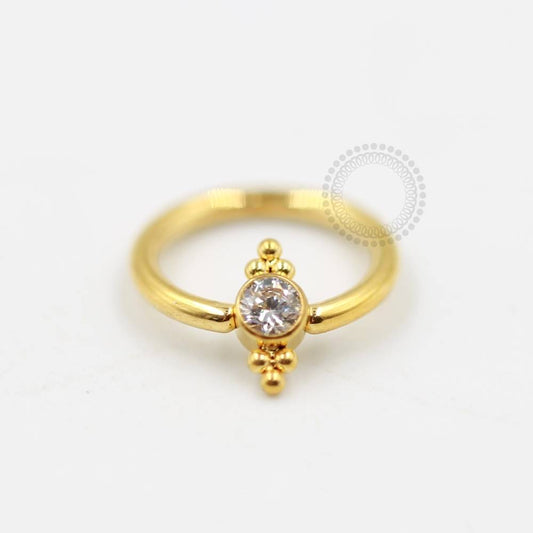 TN206 Captive Stone CZ With Side Spheres Titânio Pvd Gold