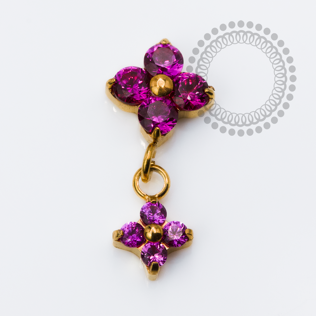 TN2443 Topo Trevo CZ Pink C/Pingente Trevo Push Pin Titânio PVD Gold