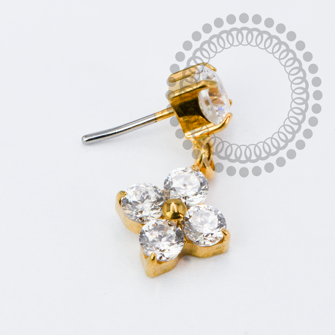 TN2136 Topo CZ Pingente Trevo Push Pin Titânio PVD Gold