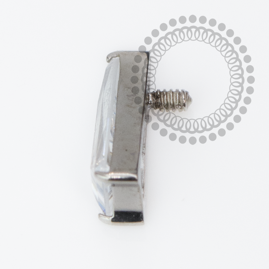 TN2214 Topo Triangular CZ Titanio ASTM F136