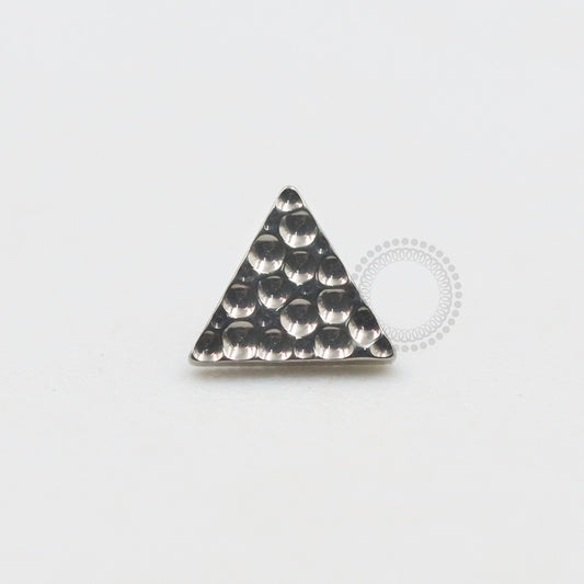TN556 Topo Triangulo Martelado Titânio ASTM F136