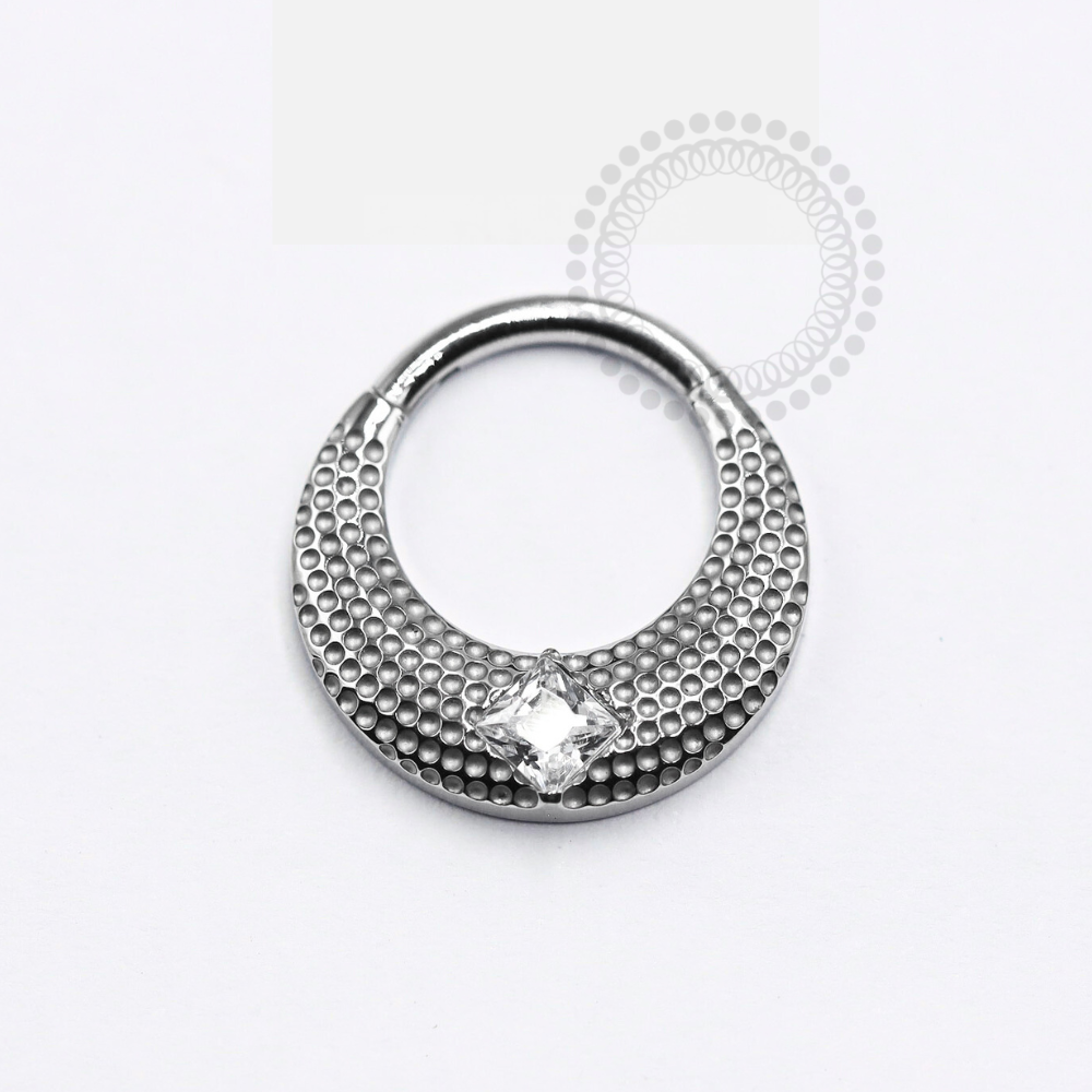 TN1244 Segmento Texturizado Frontal CZ Central Titânio ASTM F136