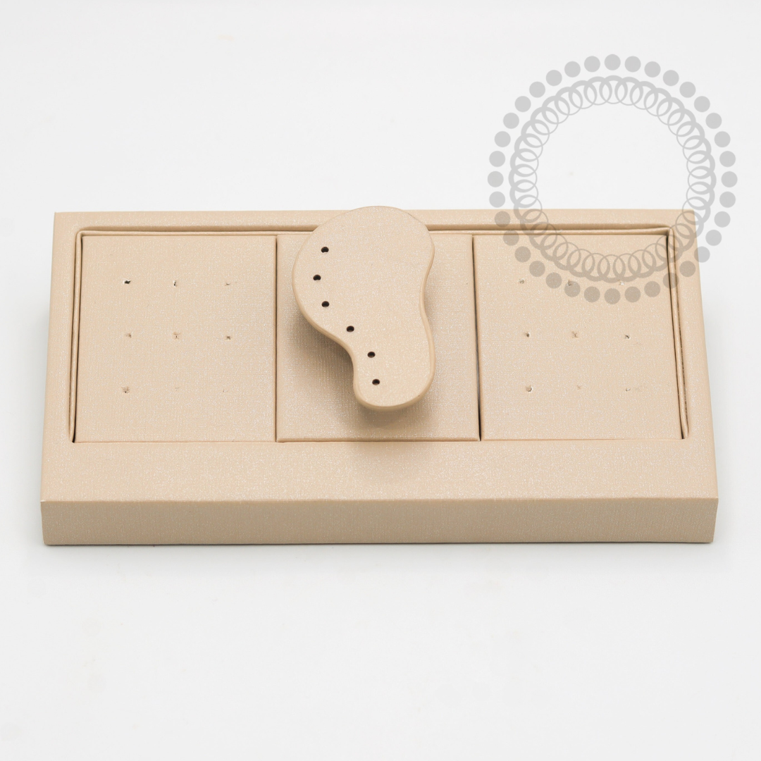 EP31 Expositor Bandeja 24 Furos Orelha Central Imã Off White