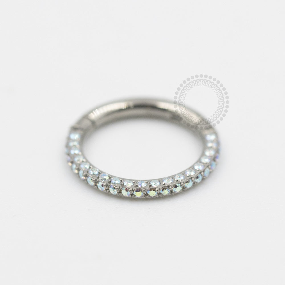 TN391 Segmento 3 Lados Cravejado Titânio ASTM F136