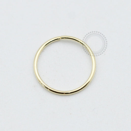 OR03 Argola Nostril Fina Torção Ouro 18K