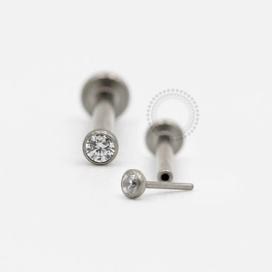 TN135 Labret Zirconia Flat Push Pin Titânio ASTM F136