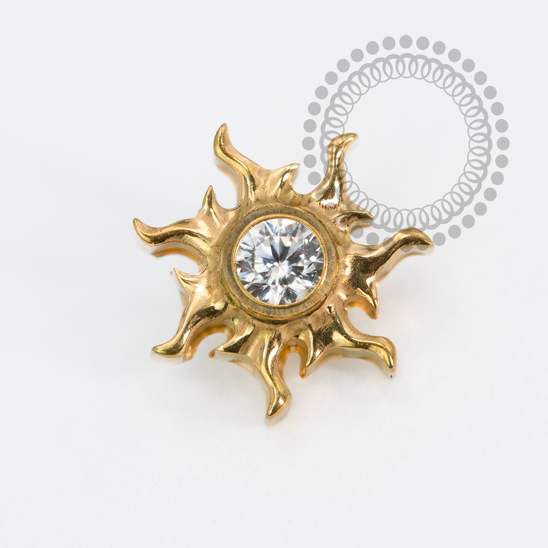 TN2015 Topo Sol Mistico CZ Titânio PVD Gold