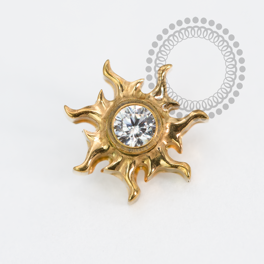 TN2015 Topo Sol Mistico CZ Titânio PVD Gold